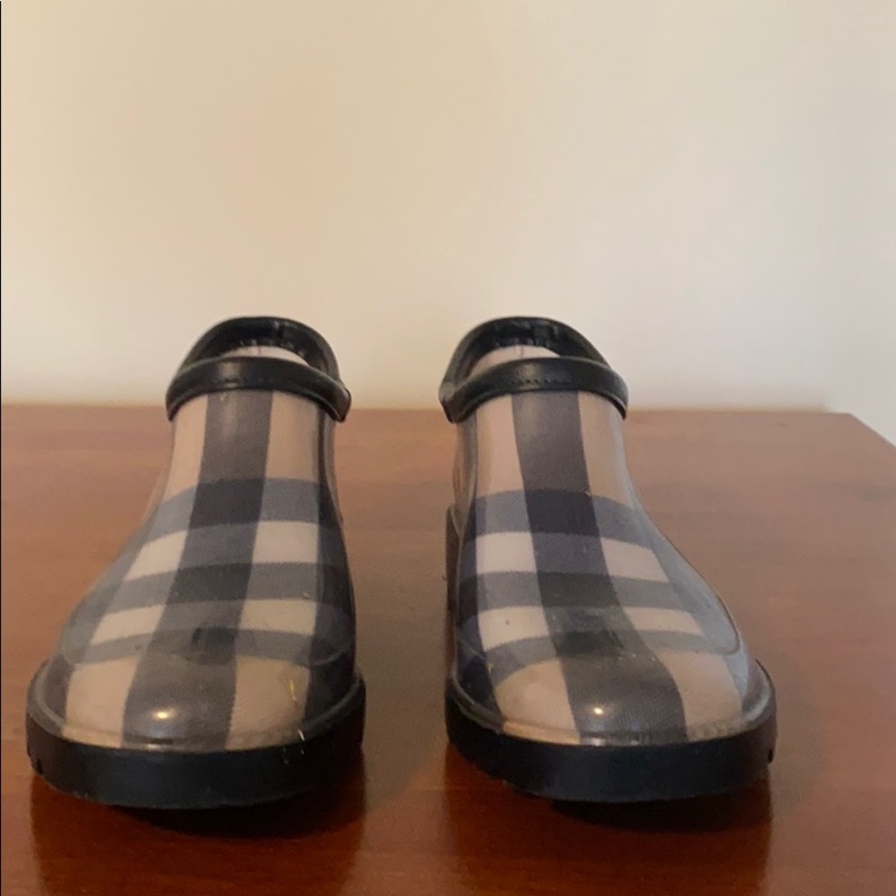Burberry booties